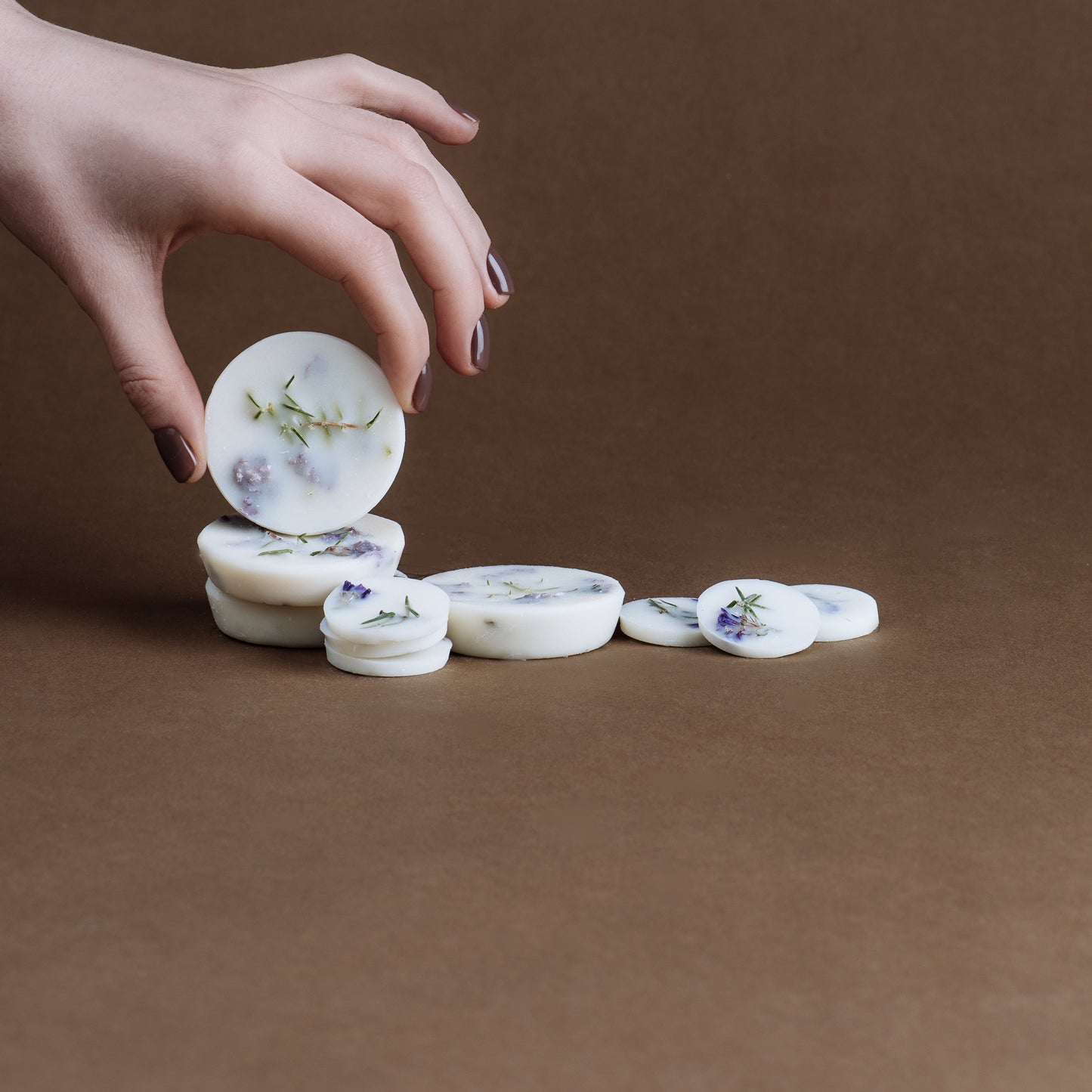 Juniper & limonium scented wax rounds