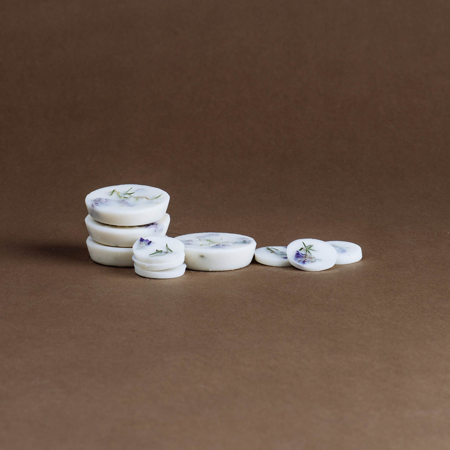 Juniper & limonium scented wax rounds