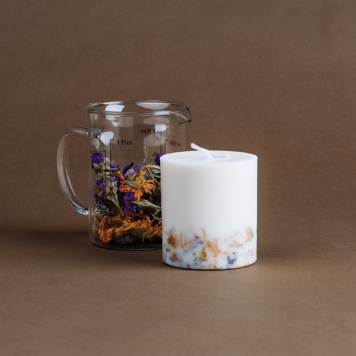 Wild flowers pillar candle