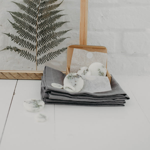 MOSS SCENTED SOY WAX ROUNDS